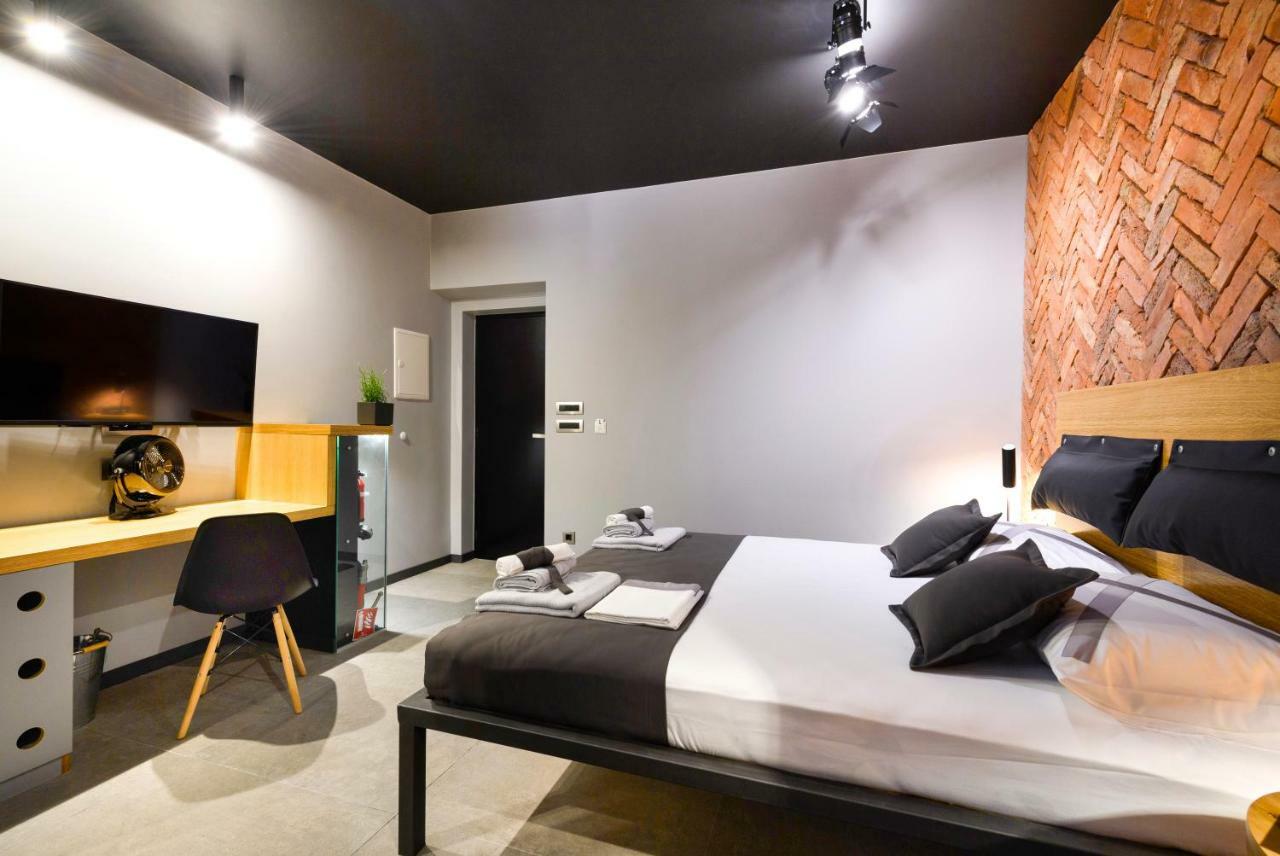 Split Industrial Design Rooms Extérieur photo