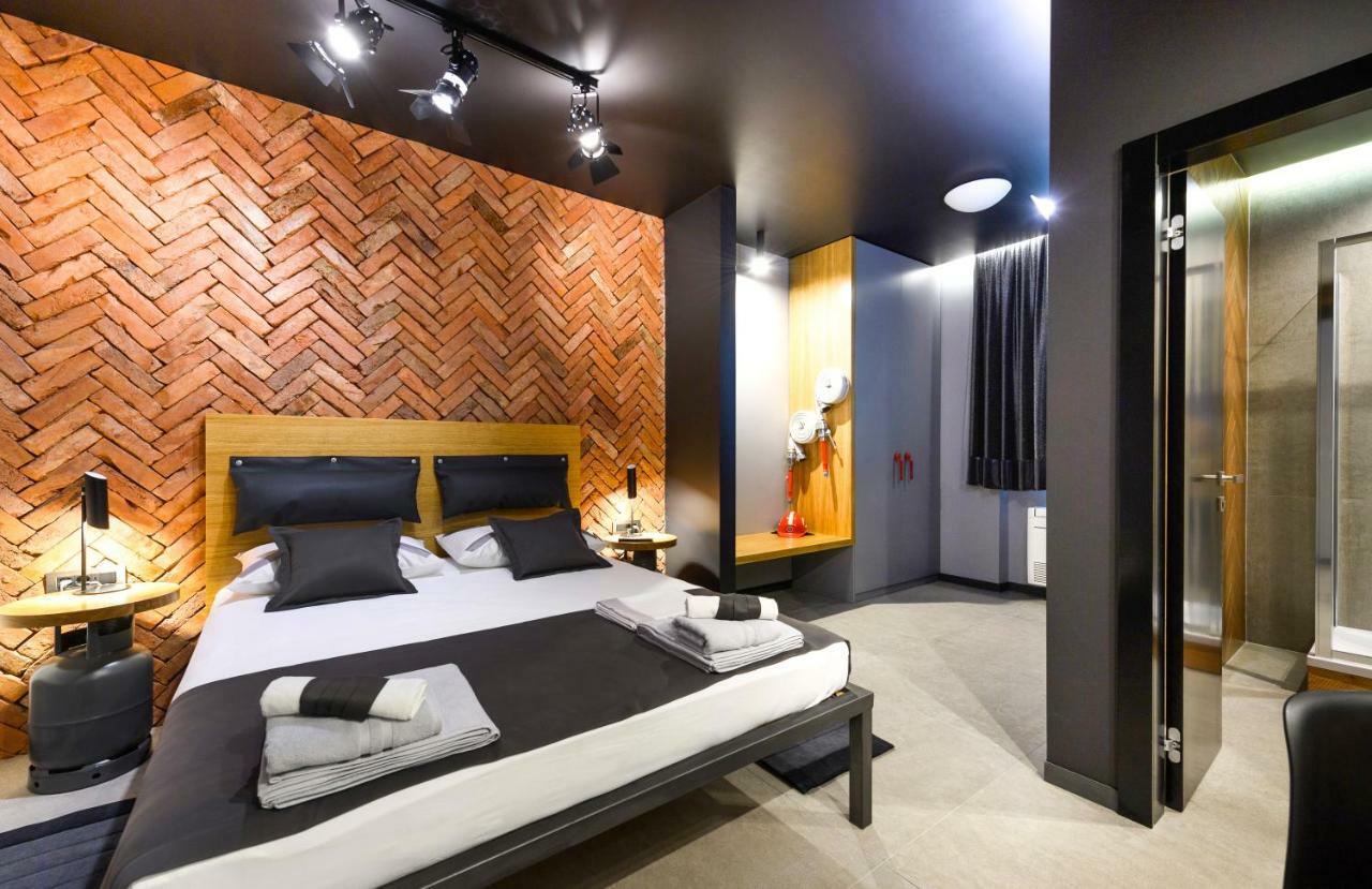 Split Industrial Design Rooms Extérieur photo