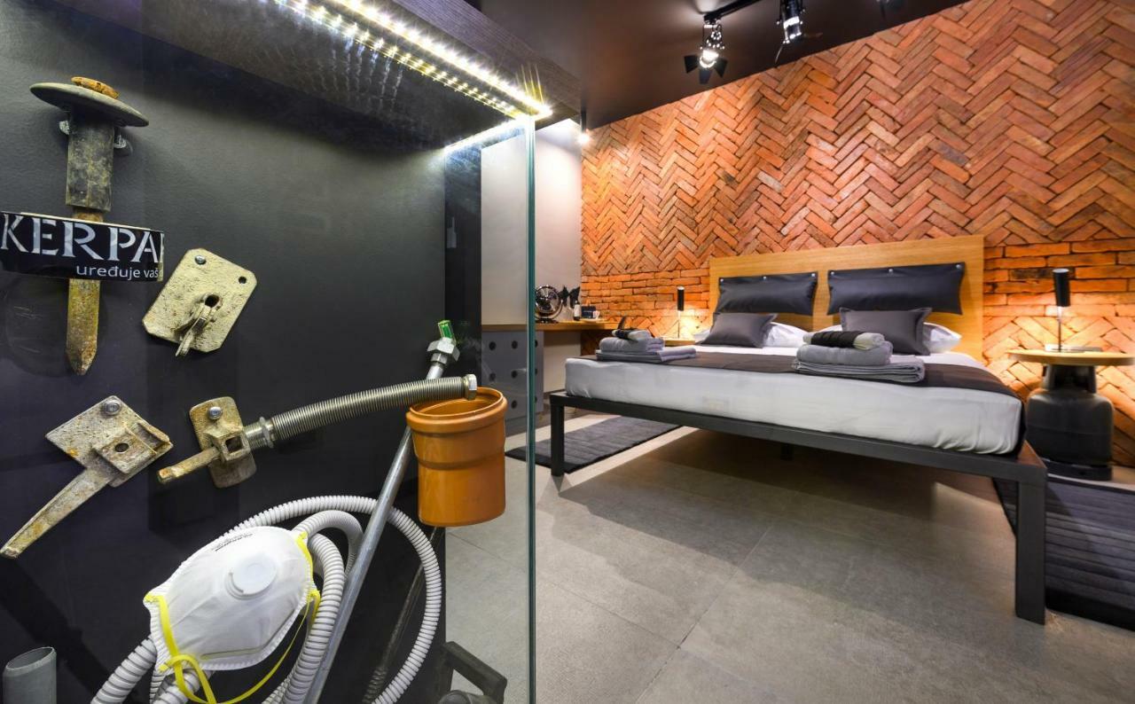 Split Industrial Design Rooms Extérieur photo
