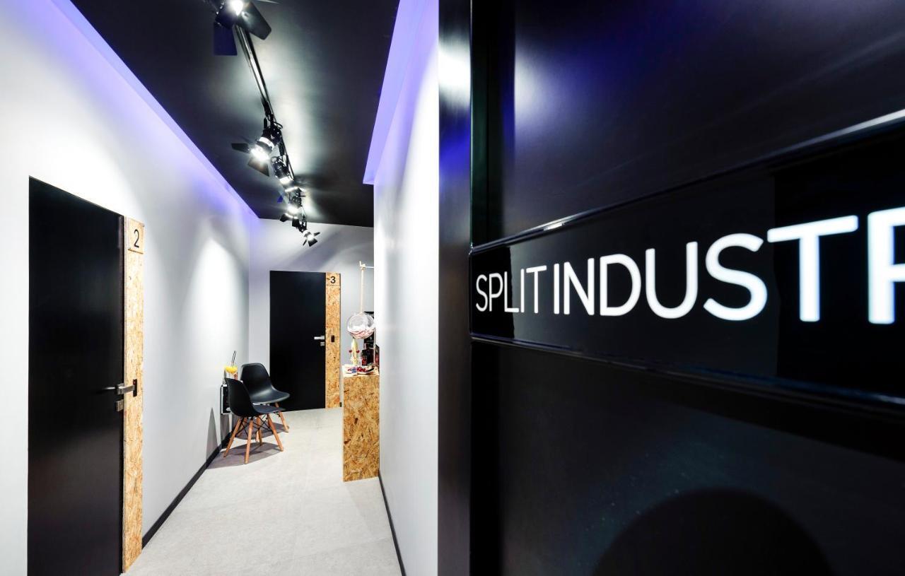 Split Industrial Design Rooms Extérieur photo